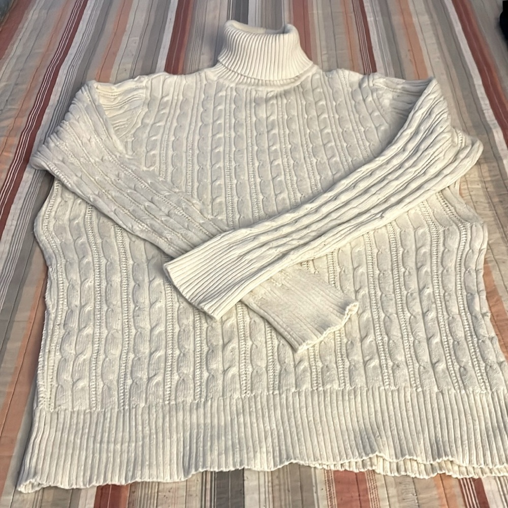Women’s thick warm cream St. John’s Bay long sleeve turtleneck sweater